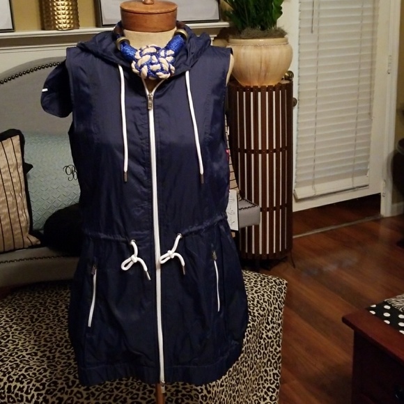 TOMMY HILFIGER SLEEVELESS RAINJACKET - Picture 1 of 4
